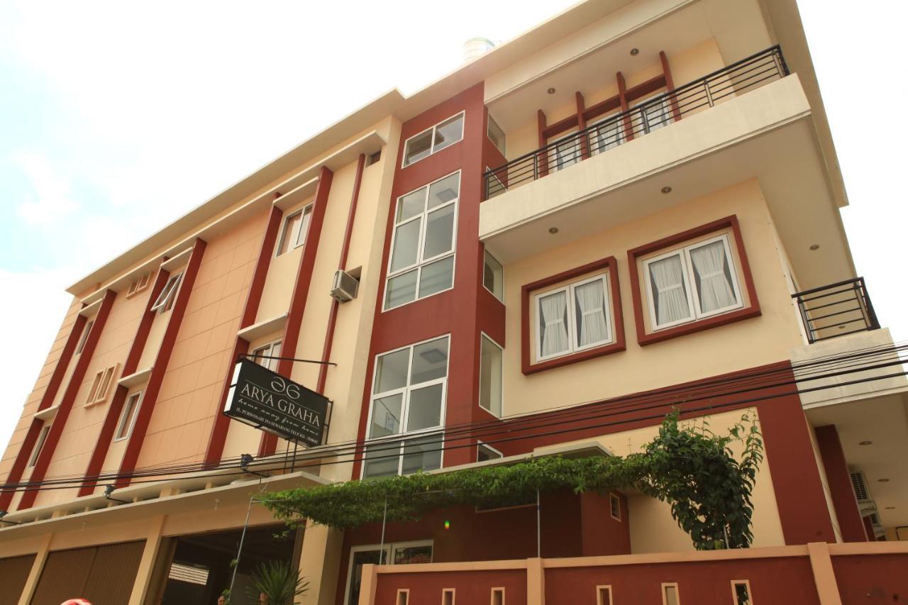 Hotel OYO 1451 Arya Graha Semarang Exterior foto