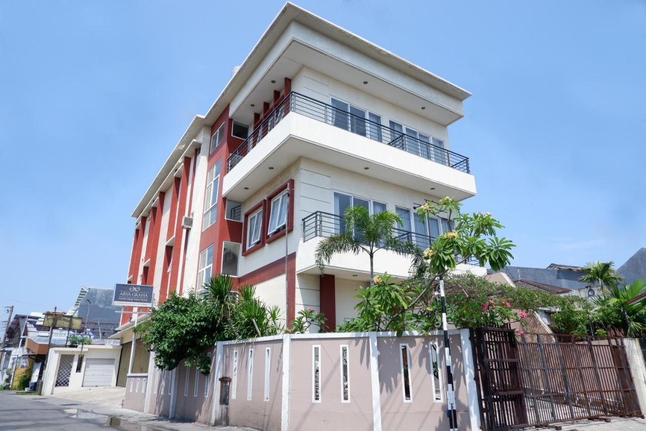 Hotel OYO 1451 Arya Graha Semarang Exterior foto