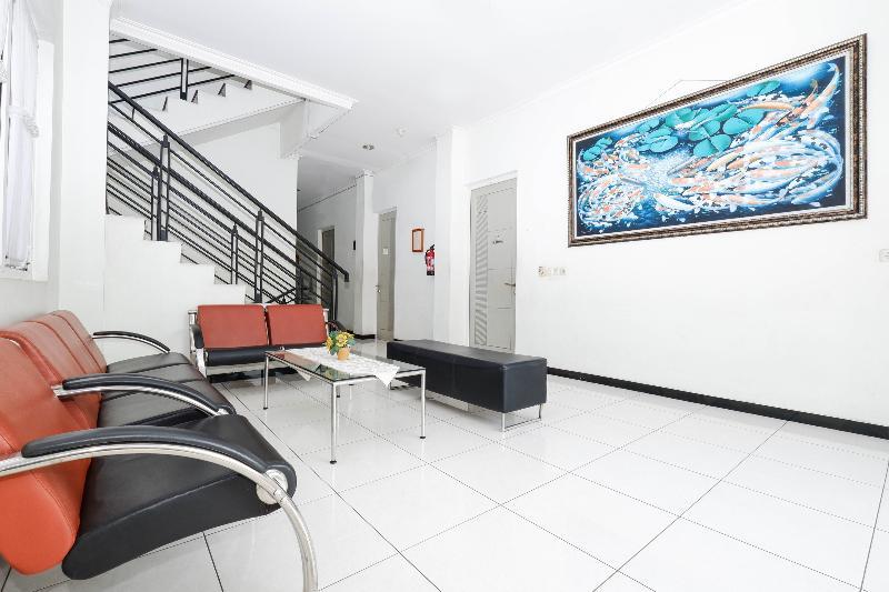 Hotel OYO 1451 Arya Graha Semarang Exterior foto